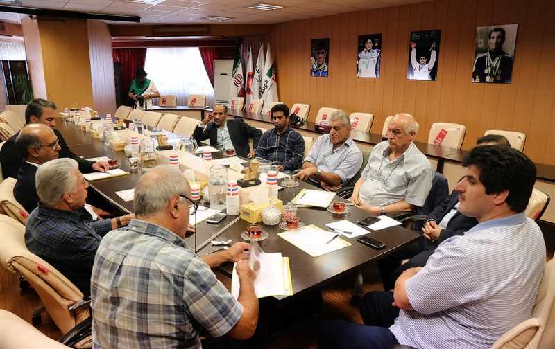 عوامل ناکامی کشتی آزاد در جهانی فرانسه اعلام شد : کشتی گیران مقصران اصلی، کادر فنی هم بی تقصیر نبود و پس از بازی های داخل سالن باید تغییر کند