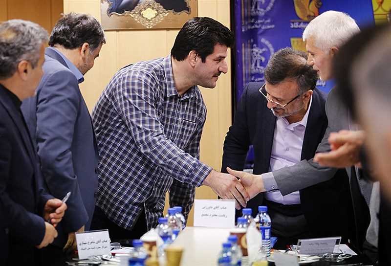 مخالفت اعضای مجمع فدراسیون کشتی با استعفای خادم