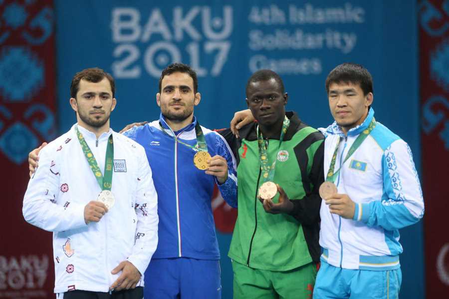 یک مدال طلا و یک نقره سهم ایران در 4 وزن نخست کشتی آزاد بازی های کشورهای اسلامی در باکو